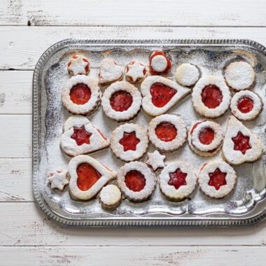 Cinnamon & Orange Jam Linzer Cookies 1 photodune 10245578 christmas cookies m e1459676336705